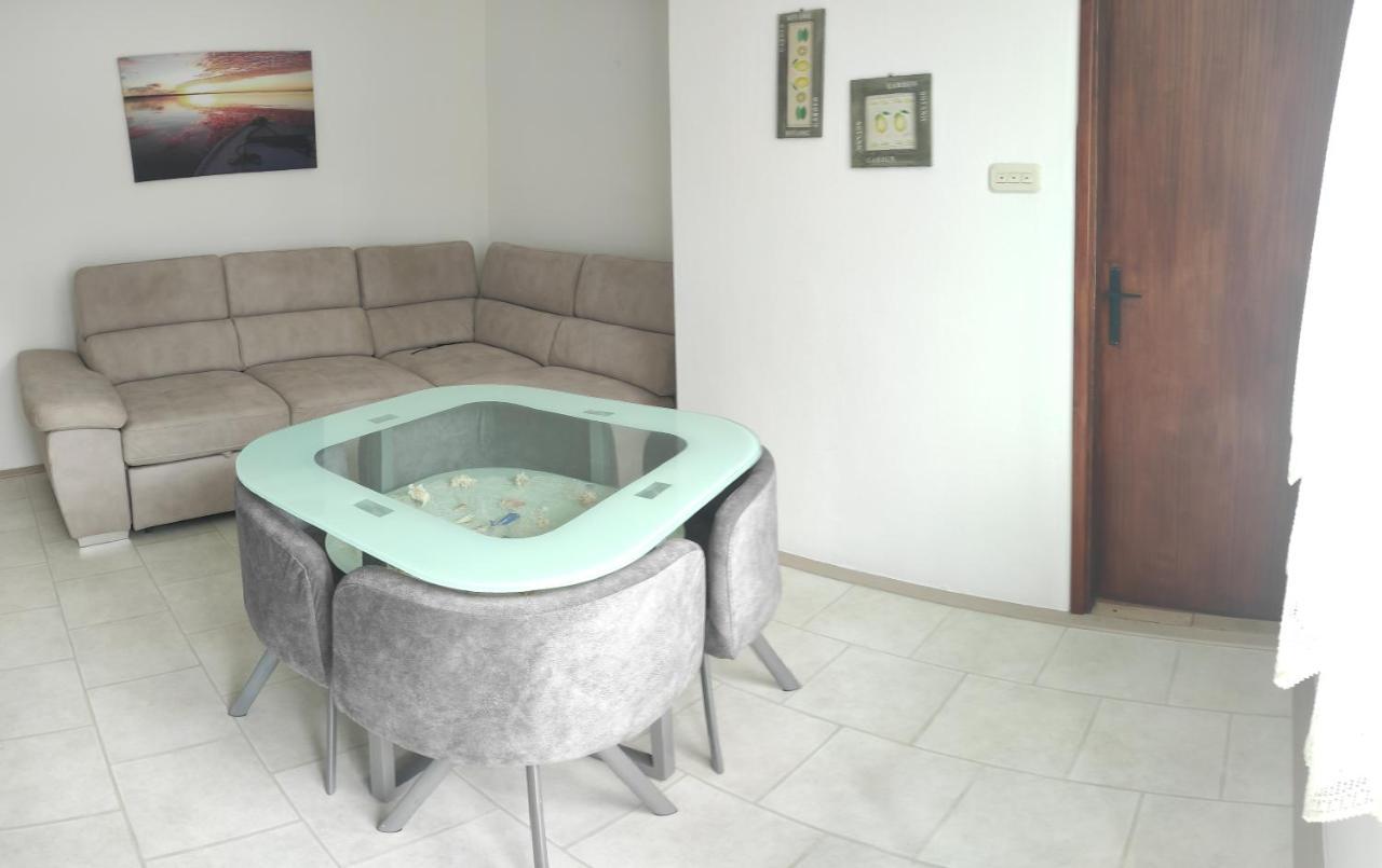 Apartmani Mille Starigrad Paklenica Exteriér fotografie